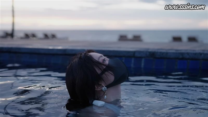 HongKongDoll 玩偶姐姐 – [4K] 夏日回忆 夏威夷vlog Part1 [1V／4.9GB]