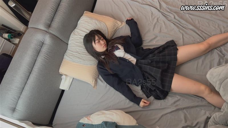 FC2PPV-3275005 因為我家就在附近，所以我放學回家路上給她打了電話，然後從中午開始就和她發生了陰道內射性行為。 [3V／11.43GB]