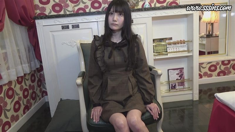 FC2PPV-3292477 水羽醬，一個有著黑色長髮和纖細緊緻身材的整潔女孩 [3V／10.27GB]